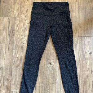 Lululemon Leggings leopard print 25 inch with pockets